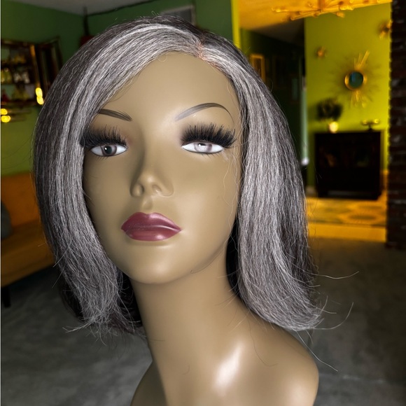 Gray wig - Picture 6 of 9